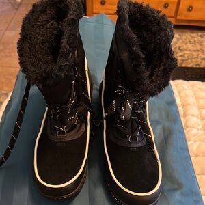 Women's Black Winter Boots